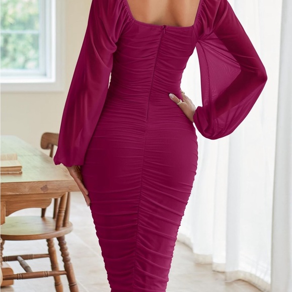 Ruched Bodycon dress, NWOT size small - Picture 4 of 5